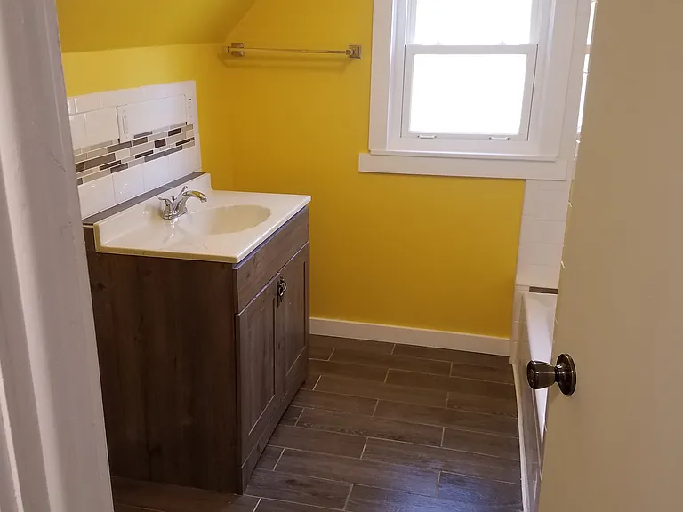 2431 Dillman St — Photo 18