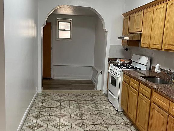 4th image of 8739 16th Ave Floor 1