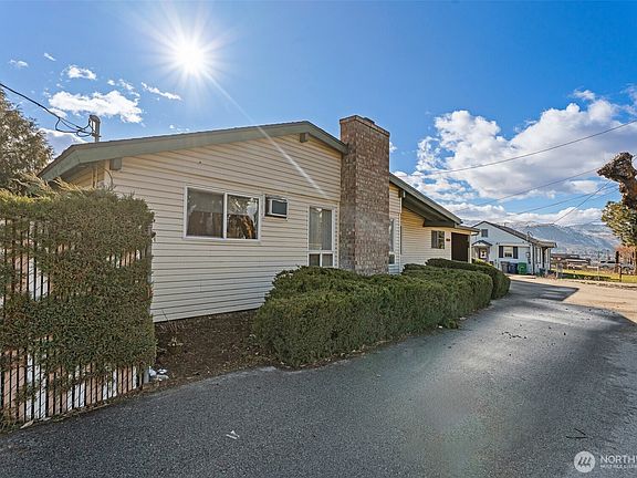 2nd image of 850 Grant Road