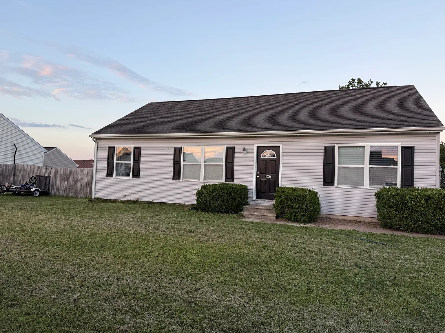 3 bed, 1232 sqft, $1,900 — Photo 1
