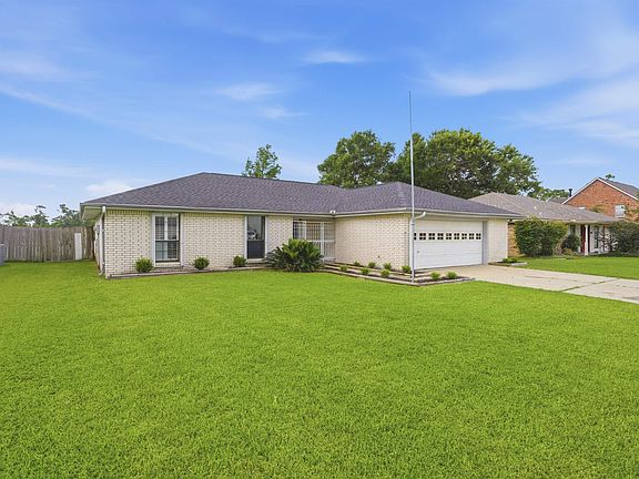 4th image of 3921 Marie Ct