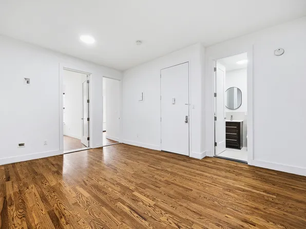 565 Chauncey Street image 4 of 11