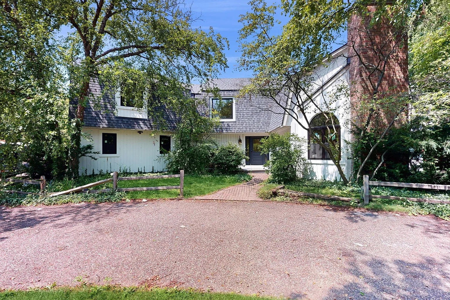 1406 Grant Rd photo 1