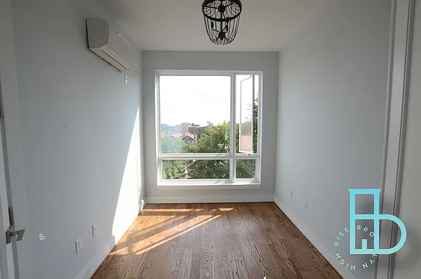 Rented by Miron Realty Group | media 29