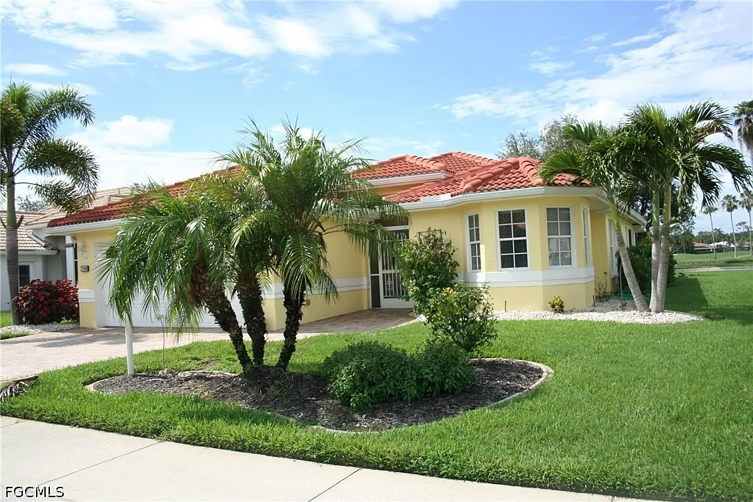 2 bed, 2.0 bath, 1229 sqft, $4,000 — Photo 1