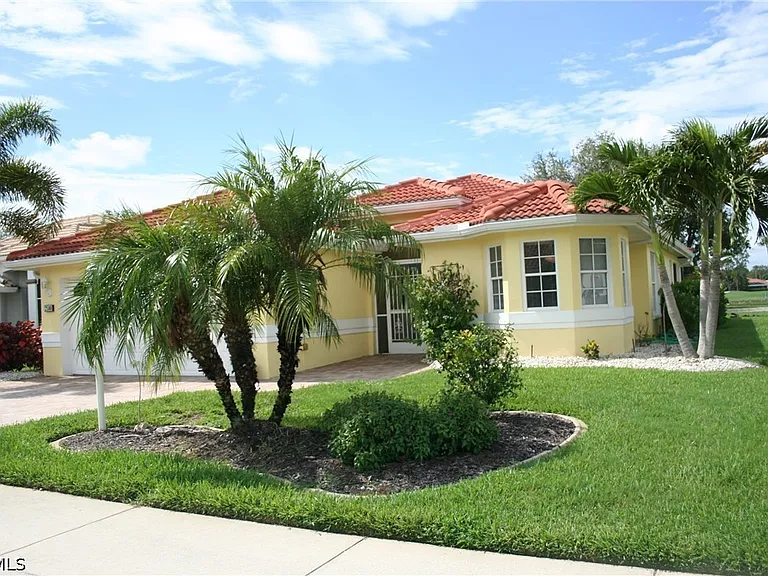 2580 Valparaiso Blvd — Photo 1