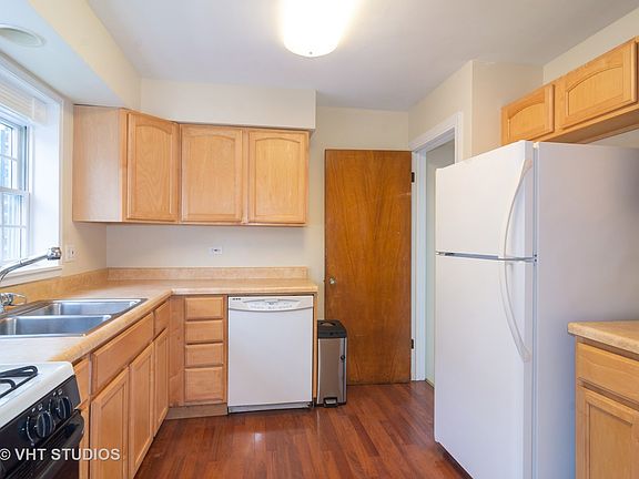 5th image of 1220 W Northwest Hwy