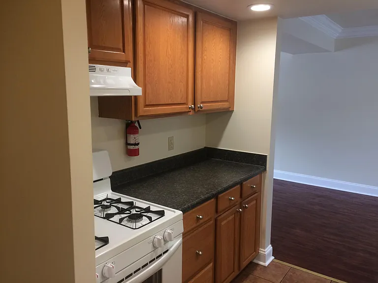 205 Wilson Pl #D — Photo 11