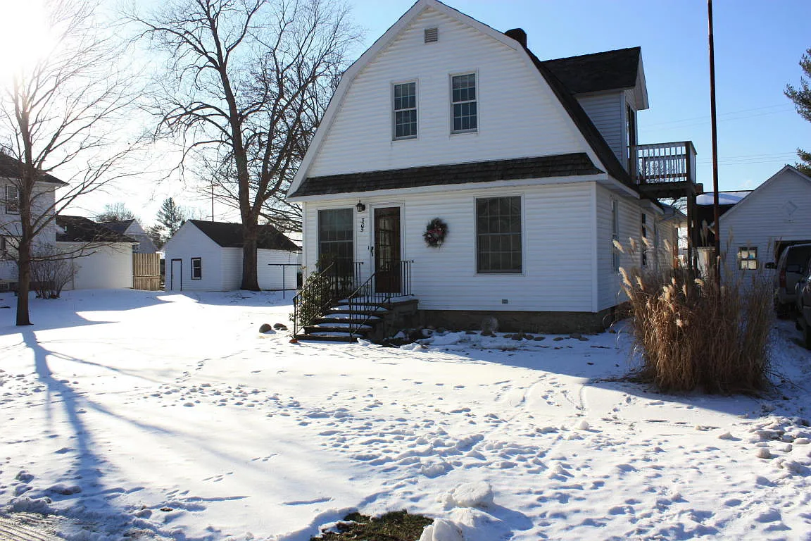 305 Selby St photo 1