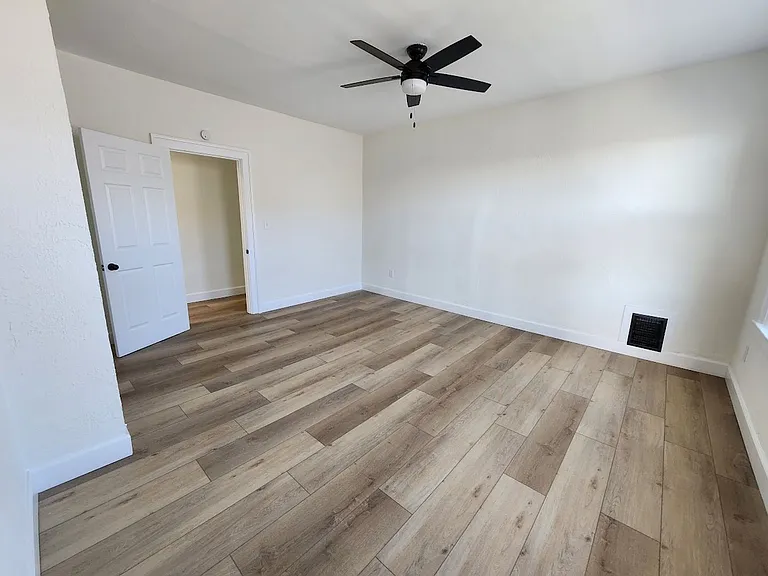 121 Gordon Ave — Photo 9