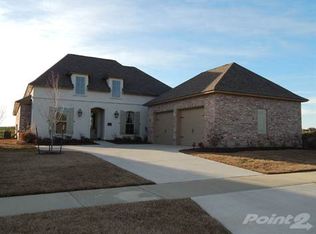 3780 Club View Ct, Zachary, LA 70791