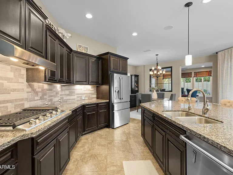 3781 E Chestnut Ln — Photo 31