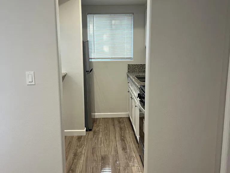 404 Highland Dr — Photo 8