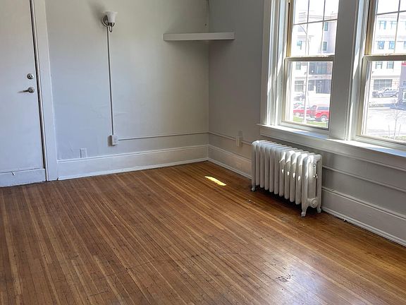 Living/sleeping area with radiator heat