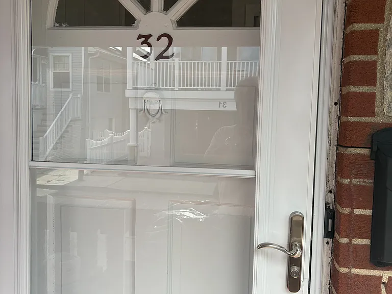 32 Florida St — Photo 3