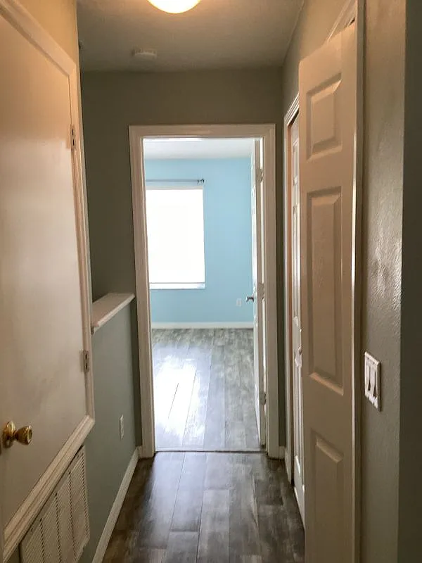 3 bed, 2.5 bath, 1450 sqft, $2,400 — Photo 3