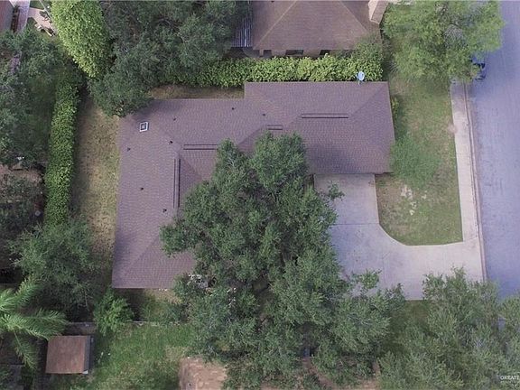 2nd image of 3205 Pelican Ave