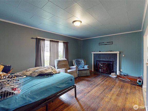 4th image of 1516 Riddell Street