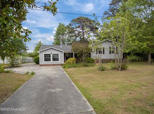 40 Eagle Rock Ln, Hubert, NC 28539