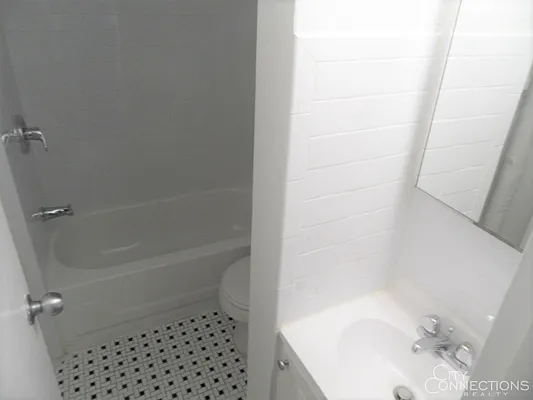 Rented by City Connections Realty | media 27