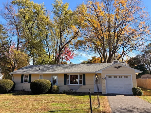 25 Murphy Ter, Northampton, MA 01060