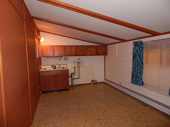 5th image of 205 1st St