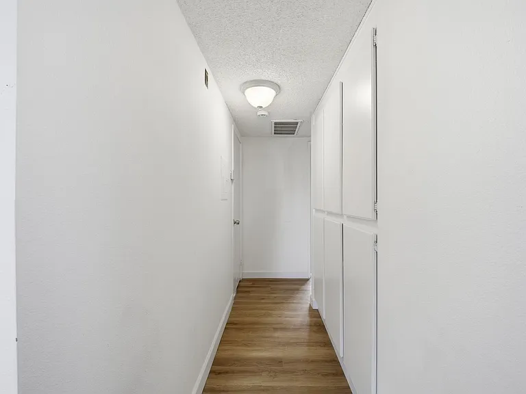 1527 Palm Ave — Photo 11
