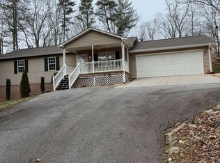 74 Barrett St, Cleveland, GA 30528