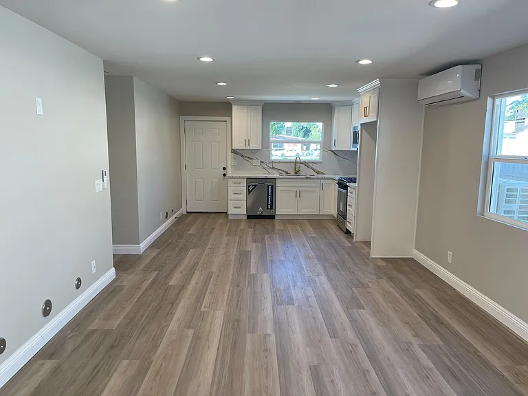 263 Olive St — Photo 3