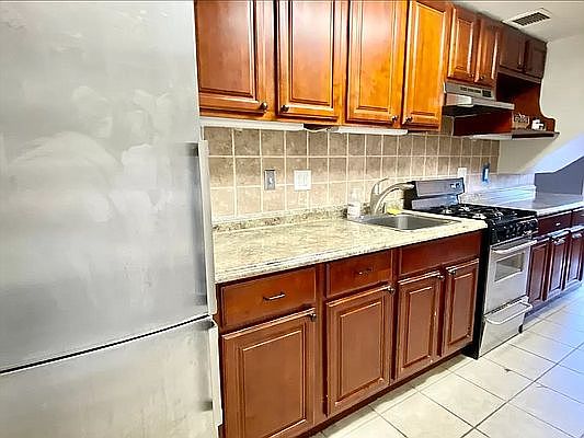 3rd image of 971 Columbus Ave APT 8