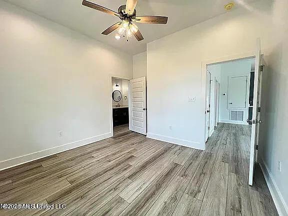 300 Seminary Dr #14 — Photo 6