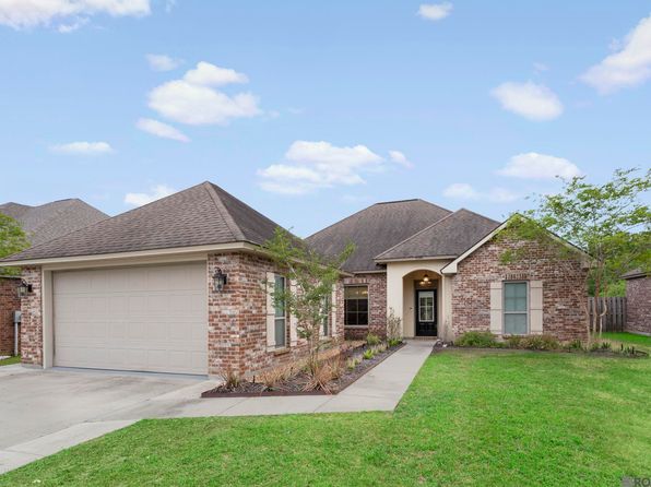 11381 Oak Run Dr, Geismar, LA 70734