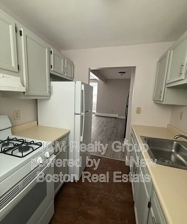 40 Winthrop St #4