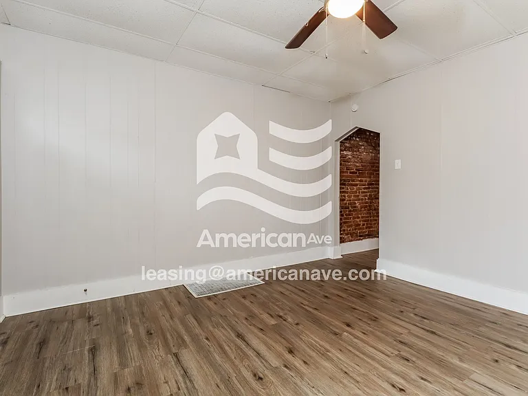 1016920_003_wm_-_living_room_13044632.jpg