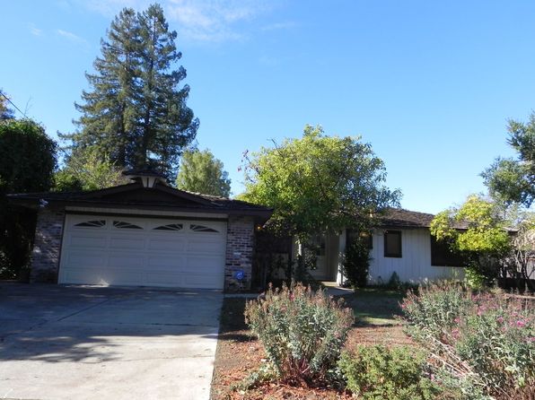 1084 Golden Way