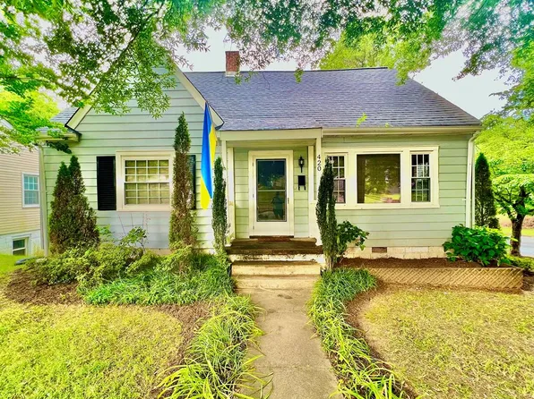 420 E 2nd St, Farmville, VA 23901