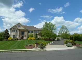 567 Glen Ridge Dr S, Bridgewater, NJ 08807