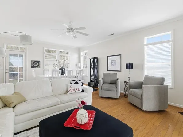 252 Brooks Landing Dr, Winston Salem, NC 27106