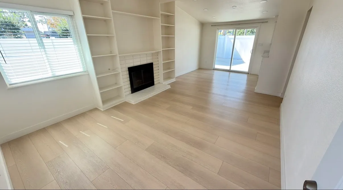 3 bed, 1200 sqft, $3,625 — Photo 1