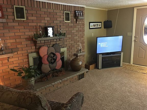 3rd image of 356 Snedeker Ln