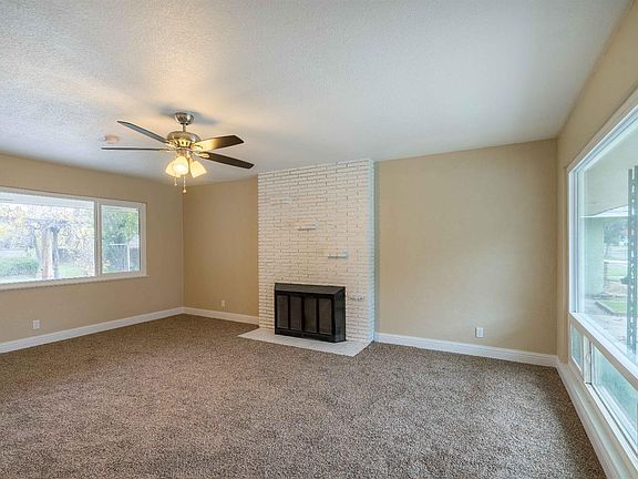 2nd image of 1114 W Brown Ave