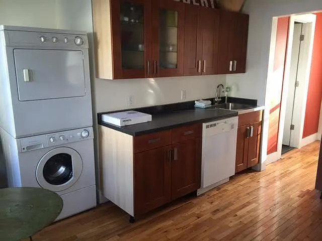 917 Literary Rd — Photo 2