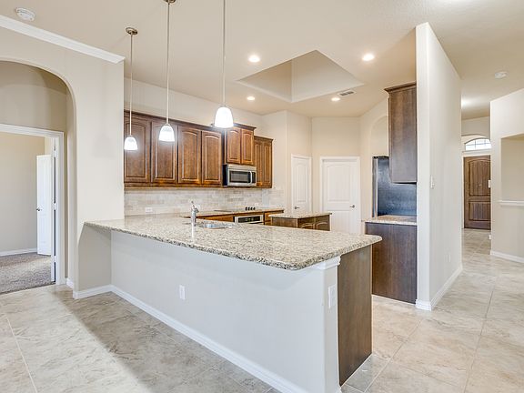 5th image of 105 Mineral Point Dr