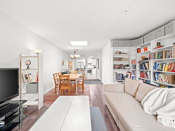 3rd image of 1550 Fell Ave #304