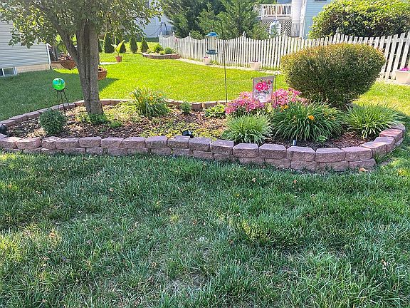 5th image of 6905 Hawthorne Woods Cir