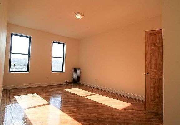 4th image of 78-11 Kew Forest Ln #4DB