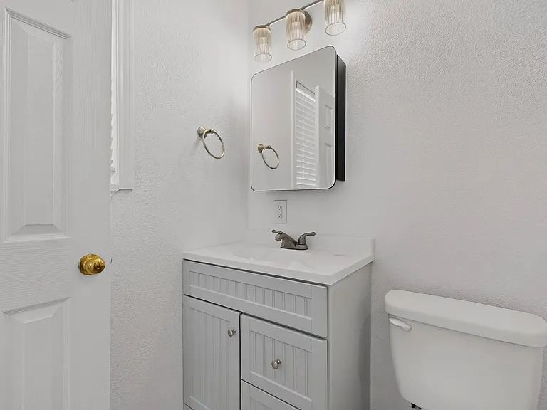 2307 Galway St — Photo 36