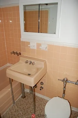 Rented by Wave Real Estate Group | media 7