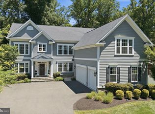 10718 Spruce St, Fairfax, VA 22030