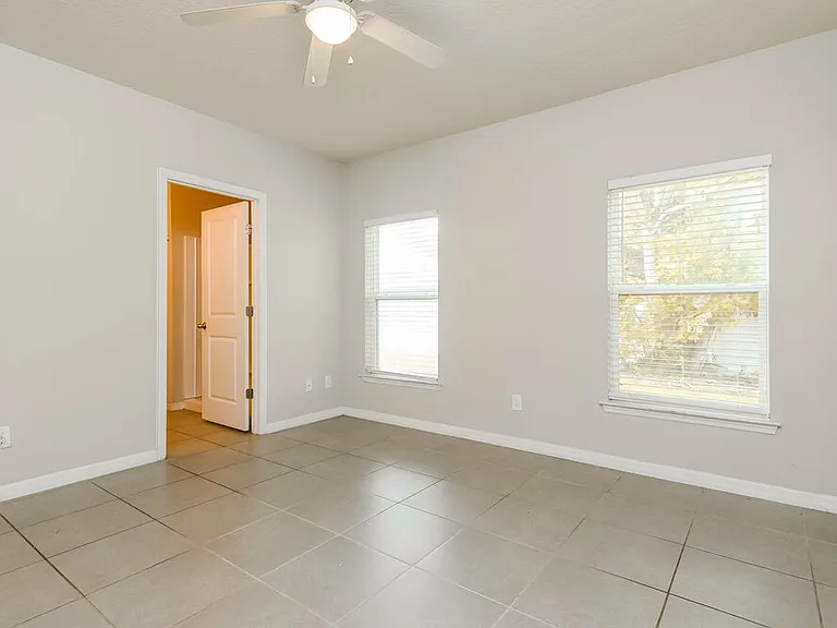 670 Basingstoke Ct — Photo 9